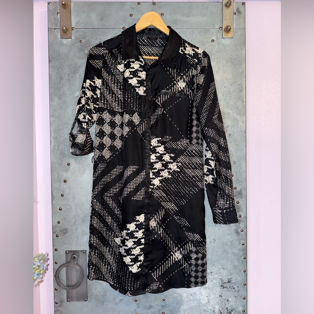 Guess Long Sleeve Shirt Dress in Black / White Geometric size S